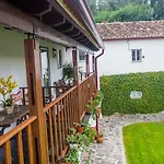 Quintal De Alem Do Ribeiro-turismo Rural Casa de hóspedes Lousã