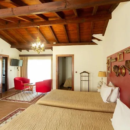 Gasthuis Quintal De Alem Do Ribeiro-turismo Rural 4*