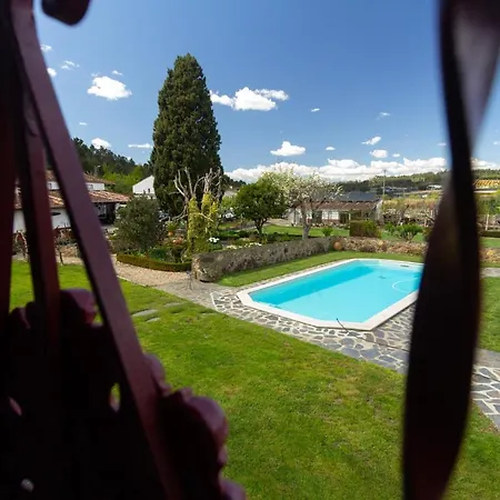 金塔尔德阿莱姆杜里贝罗-特里士姆乡村酒店 4* 洛萨