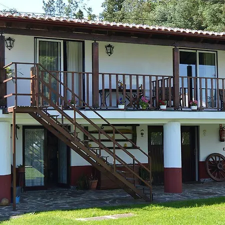 Quintal De Alem Do Ribeiro-turismo Rural Lousã