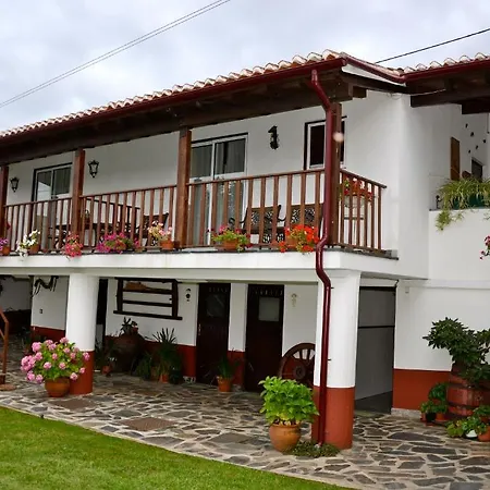 Quintal De Alem Do Ribeiro-turismo Rural Konukevi 4*