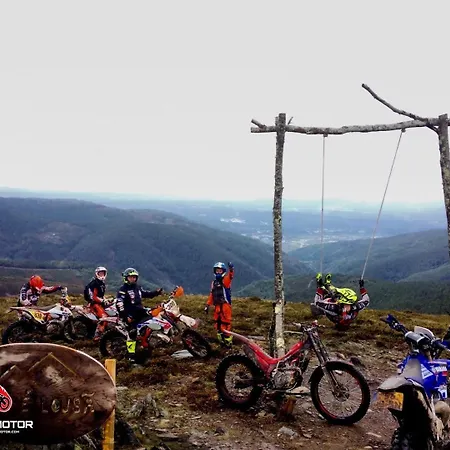 Gasthuis Quintal De Alem Do Ribeiro-turismo Rural 4*