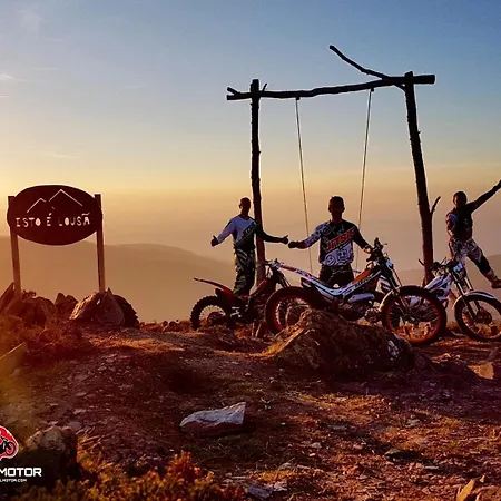 Quintal De Alem Do Ribeiro-turismo Rural Gasthuis 4*