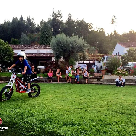 Quintal De Alem Do Ribeiro-turismo Rural Konukevi 4*