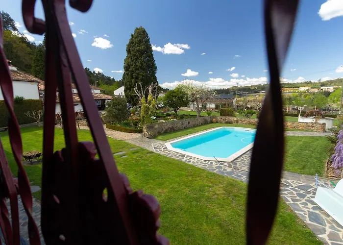 Quintal De Alem Do Ribeiro-turismo Rural 4* Lousã