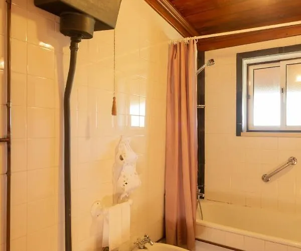 Quintal De Alem Do Ribeiro-turismo Rural 4* Lousã