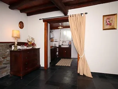 Quintal De Alem Do Ribeiro-turismo Rural Casa de hóspedes Lousã