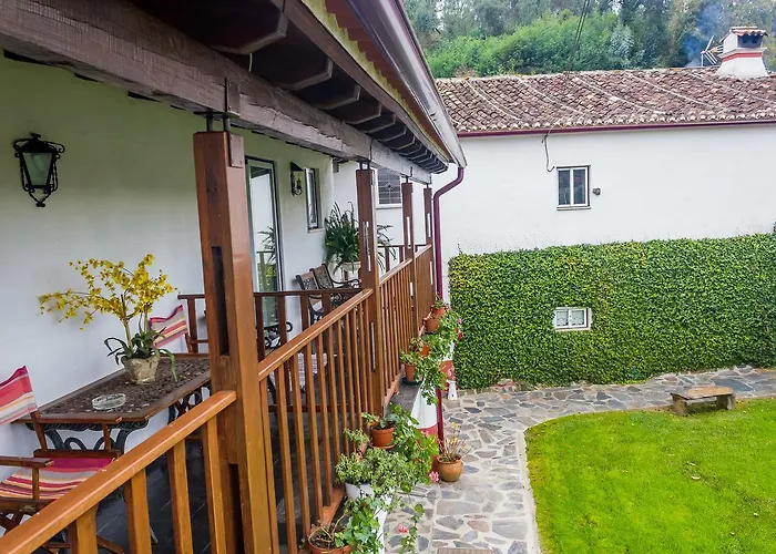 Quintal De Alem Do Ribeiro-turismo Rural Casa de hóspedes Lousã