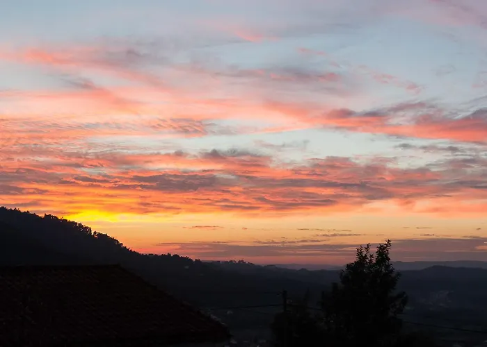 Quintal De Alem Do Ribeiro-turismo Rural Casa de hóspedes 4*